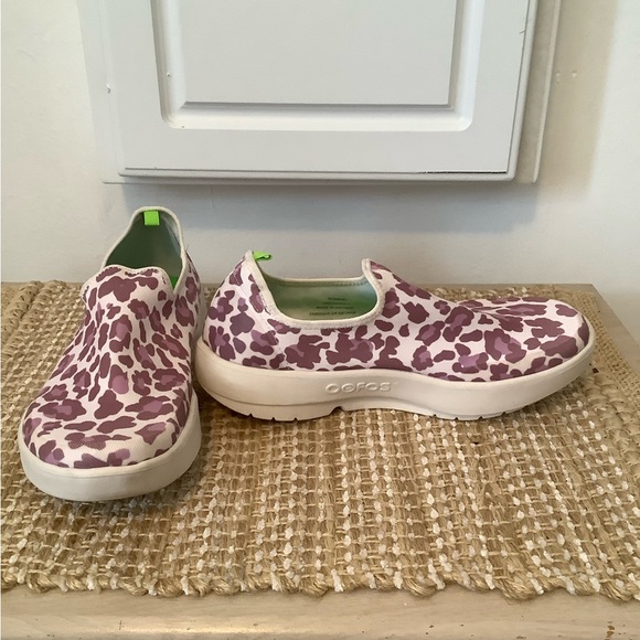 OOFOS Women,s slip in walking shoes - Picture 4 of 9